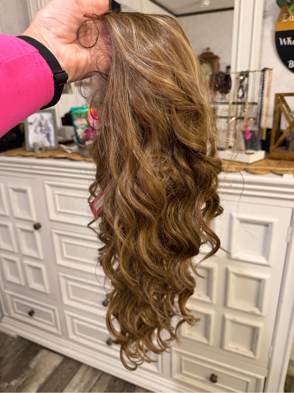 Alaria (Mochaccino) Women’s Long Wavy Wig - Mochaccino Blonde Blend - Picture 2 of 7